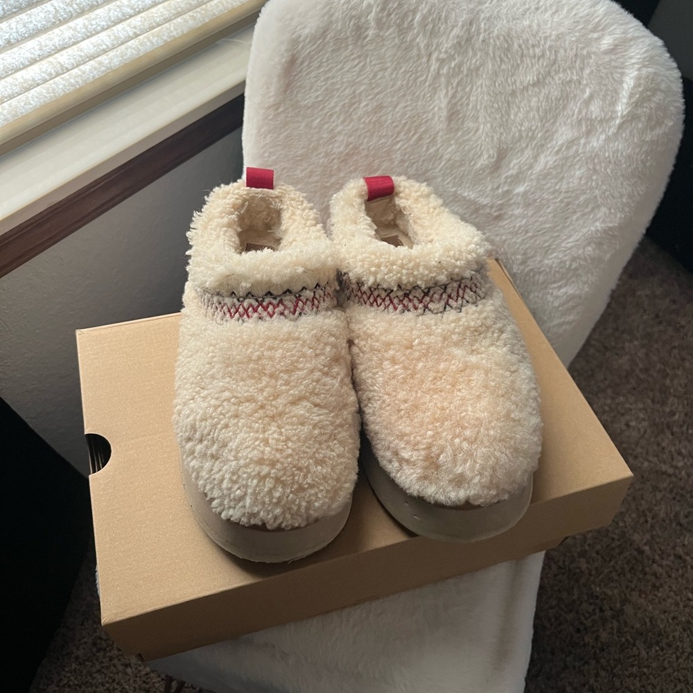 Ugg Tazz Braid Fur Clog